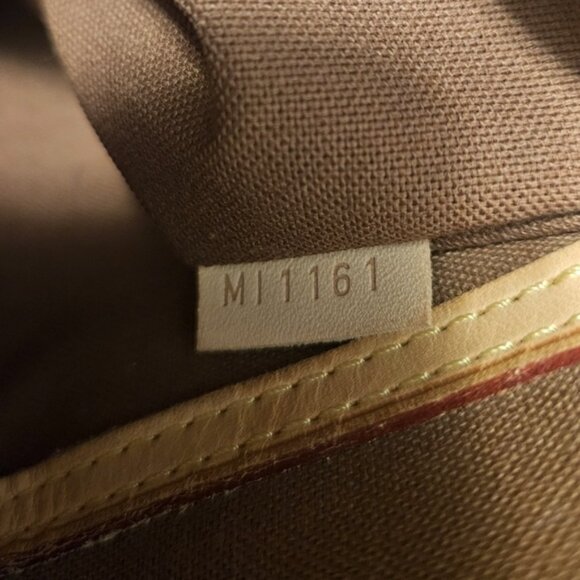 Louis Vuitton Palermo GM Monogram Shoulder Bag - Picture 13 of 14